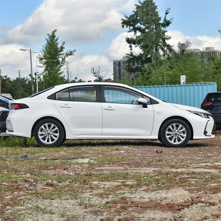2024 Toyota Corolla 4-door, 5-seater sedan